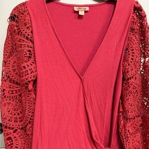 Red Lace Sleeve v neck shirt size small